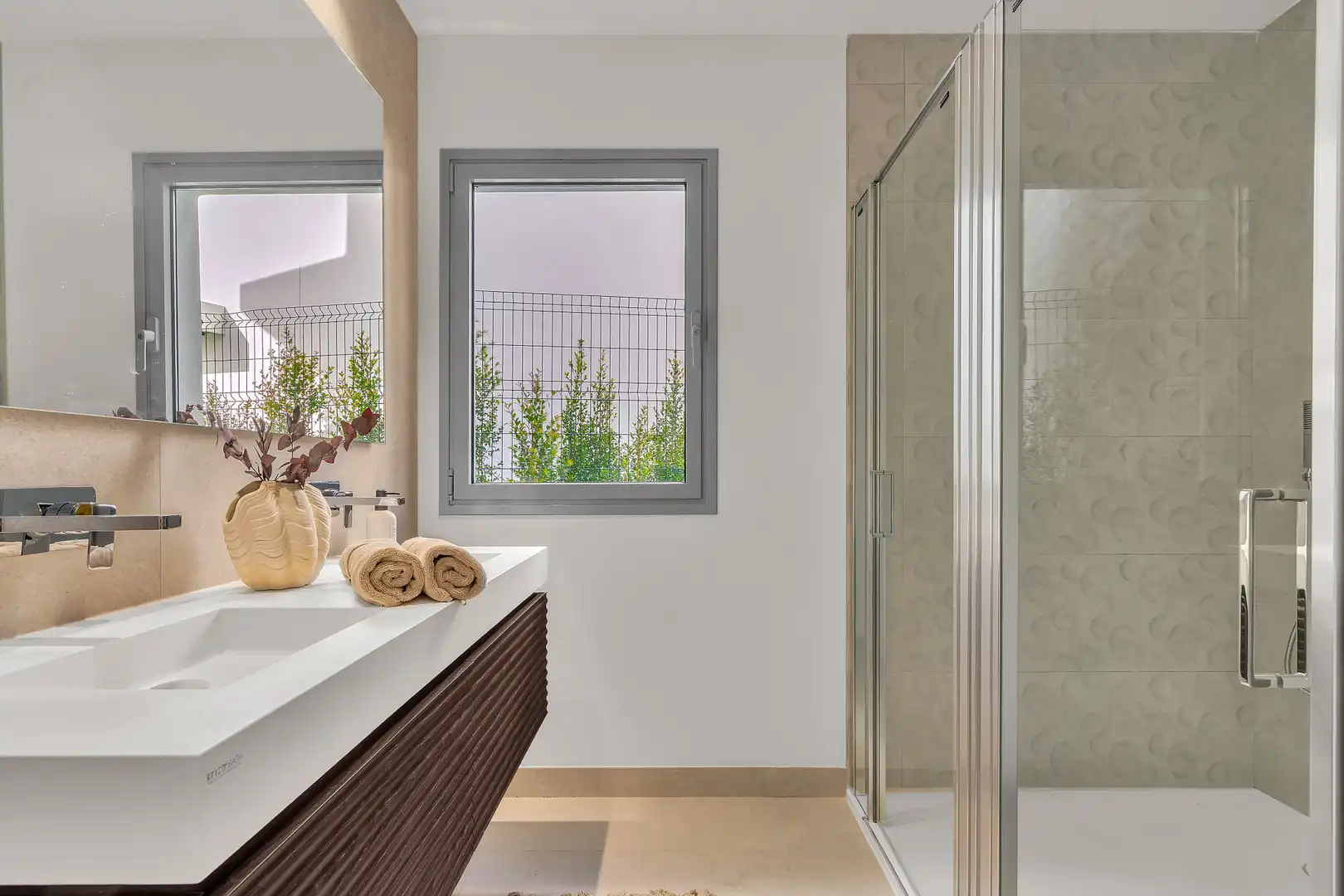 Bathroom of Ground floor for sale in Marbella  with Air Conditioner, Private garden and Terrace