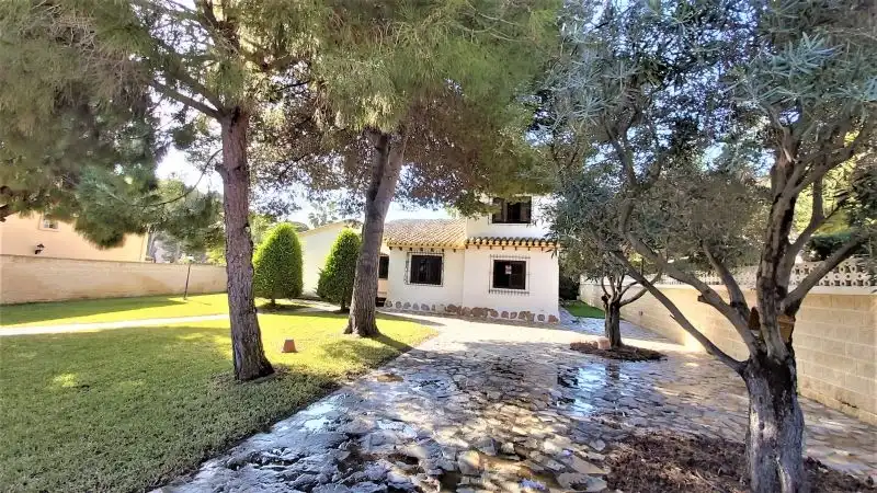 Chalet con piscina en venta en Orihuela Costa, imagen 3