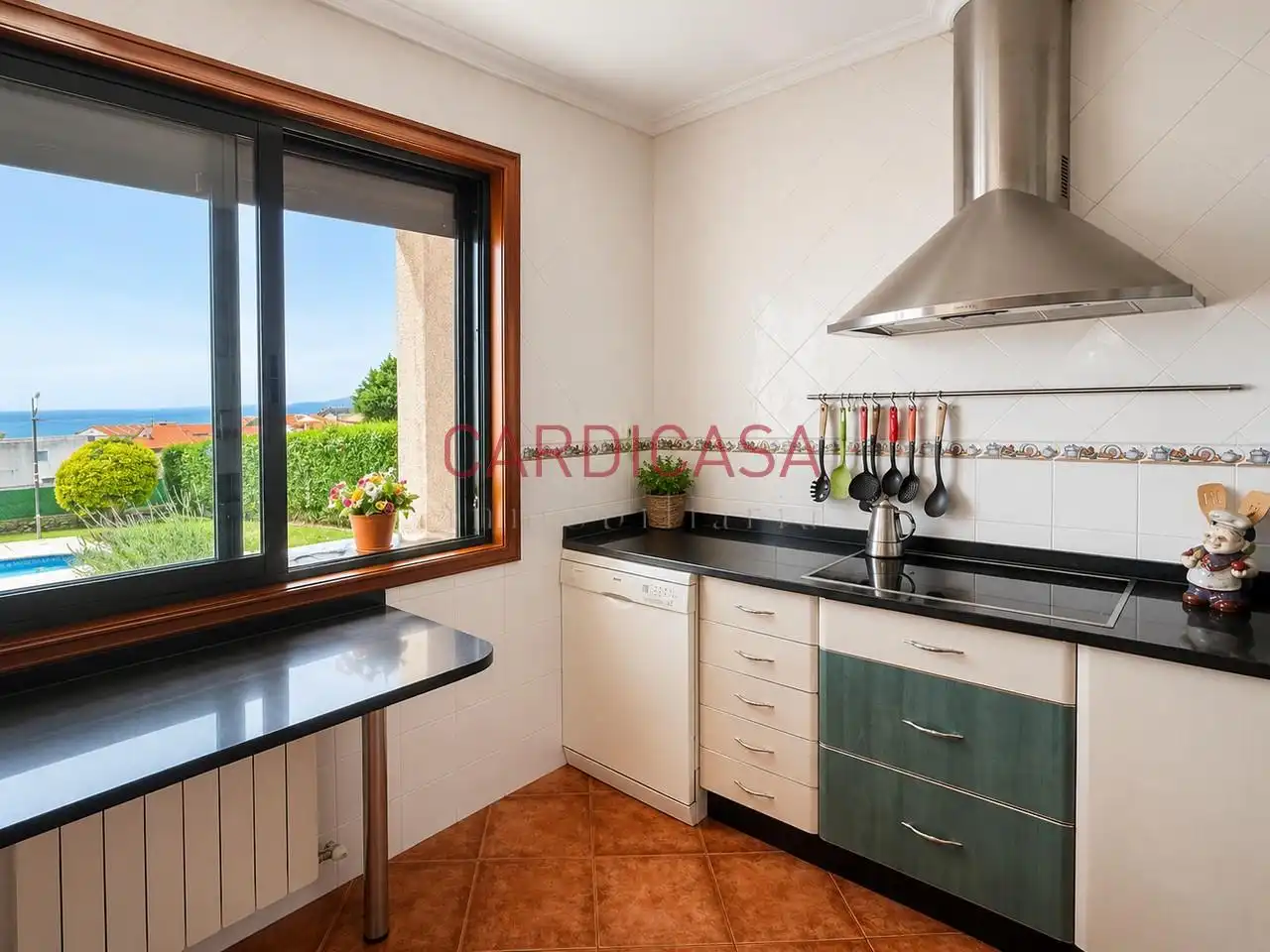 Cocina de Casa o chalet en venta en Oia con Calefacción, Jardín privado y Trastero