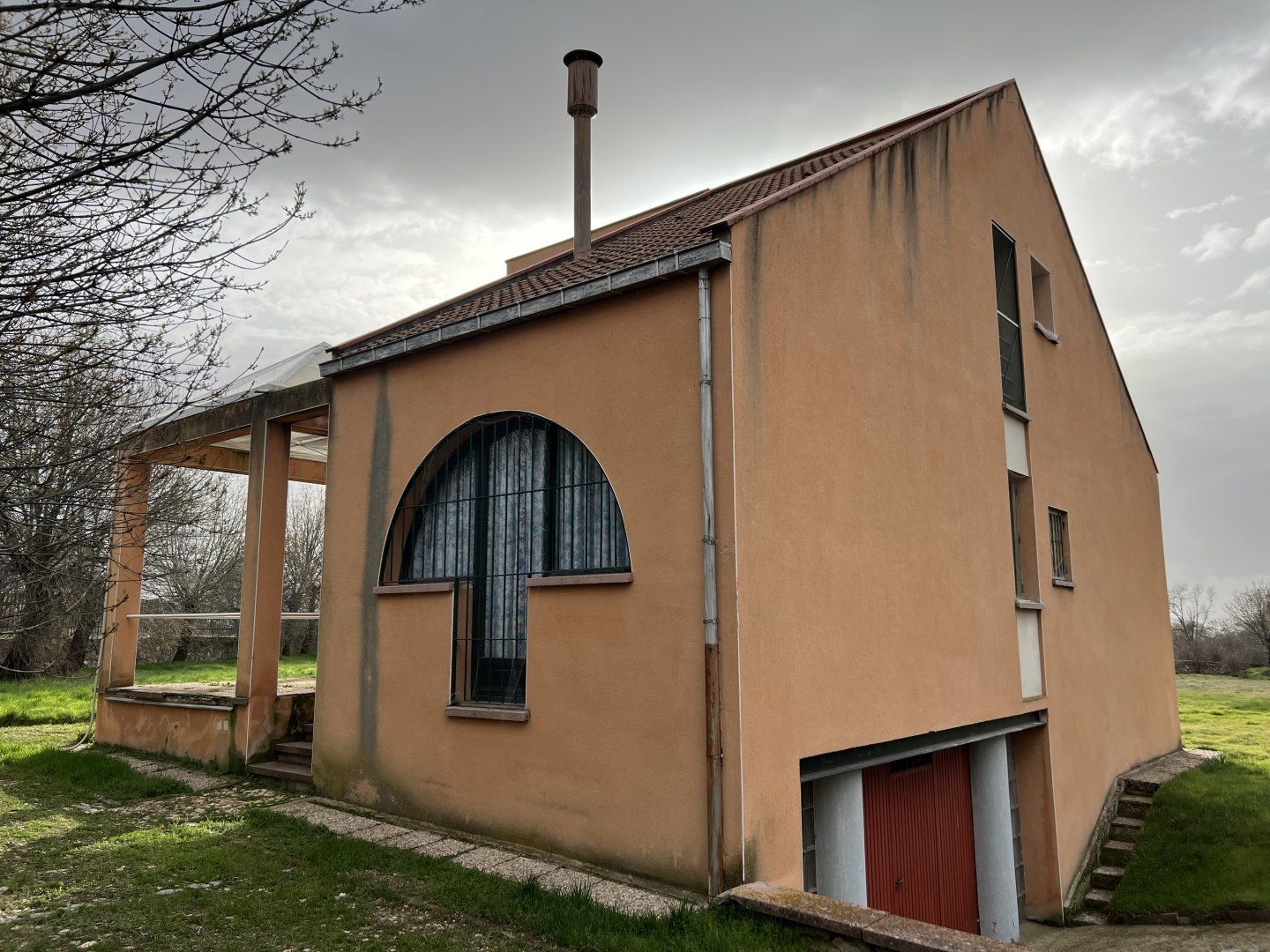 Vista exterior de Casa o chalet en venta en Torrecaballeros con Calefacción y Piscina