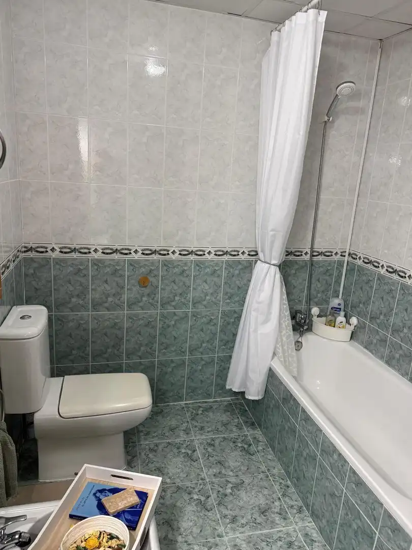 Baño de Apartamento de alquiler en Málaga con Aire acondicionado, Calefacción y Amueblado