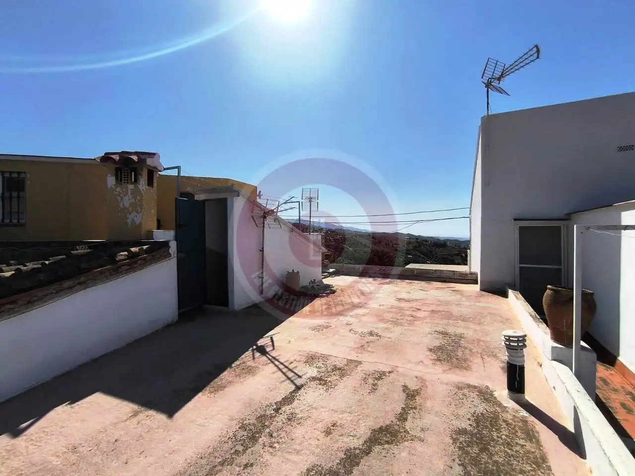 Vista exterior de Casa o xalet en venda en Vélez-Málaga amb Terrassa i Moblat