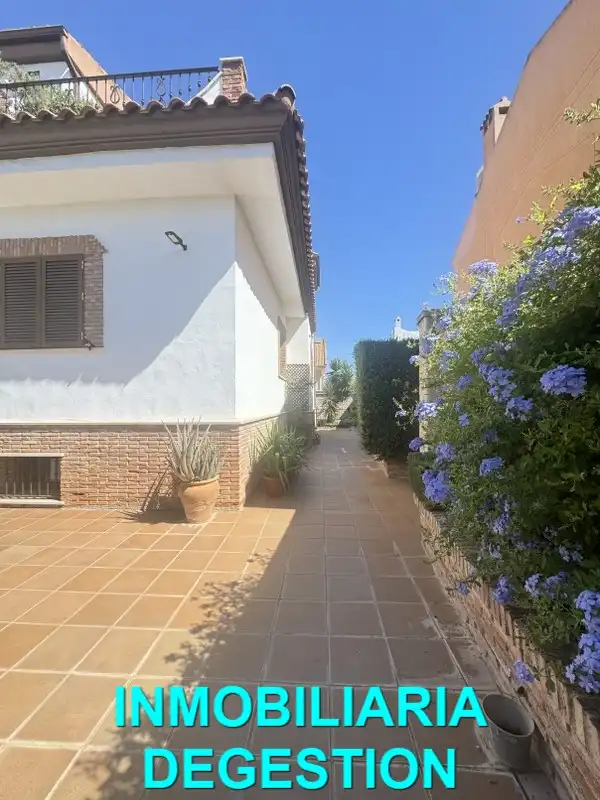 Casa adosada en venta en Linarejos