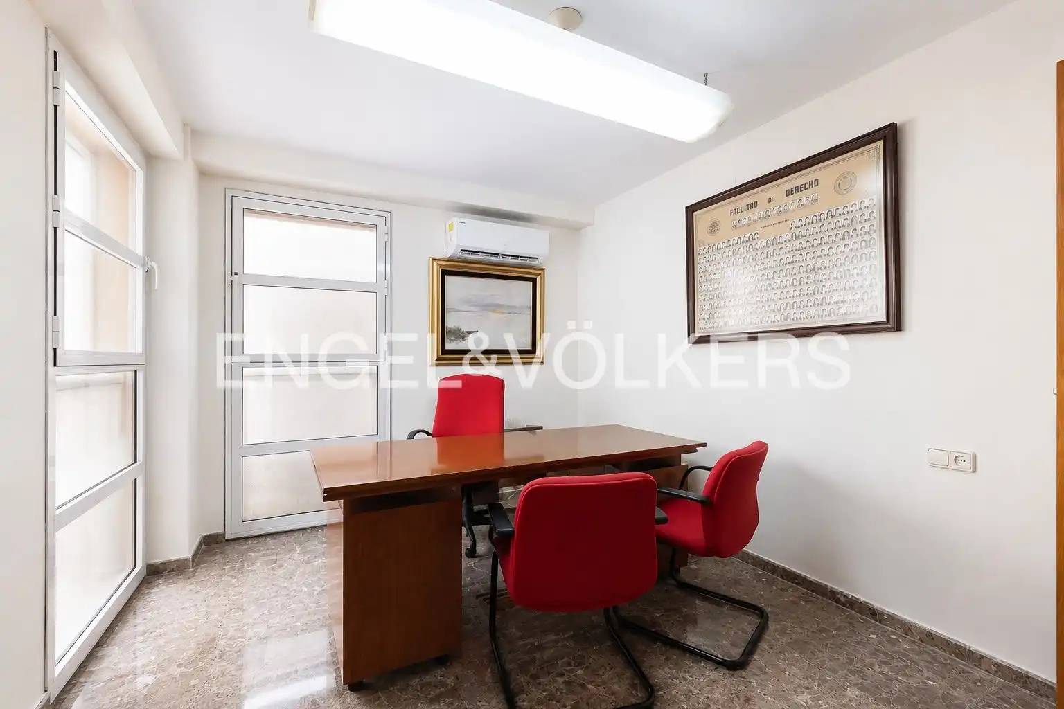 Maisonette zur Miete in Valencia mit Klimaanlage, Heizung und Möbliert
