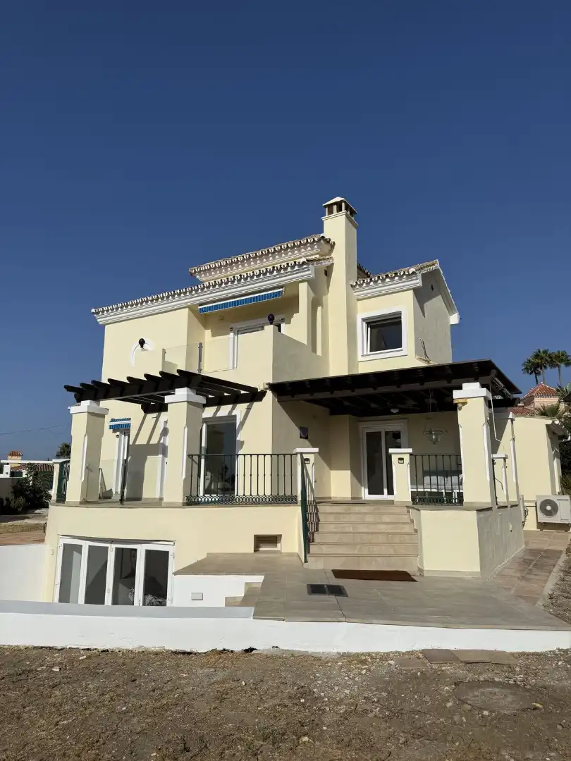 Villa con giardino in vendita a Estepona Pueblo, imagen 23