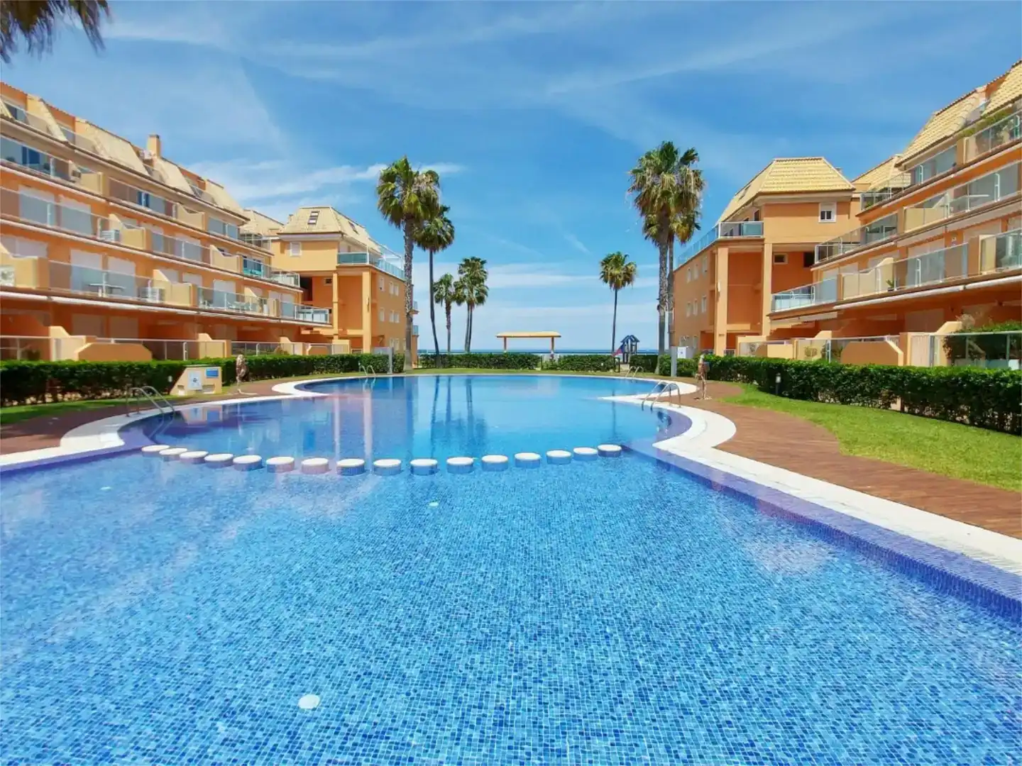 Piscina de Pis en venda en Dénia amb Aire condicionat, Piscina i Balcó