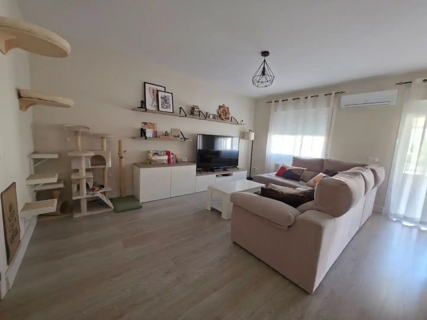 Sala de estar de Casa o chalet en venta en Seseña con Aire acondicionado, Piscina y Balcón