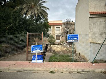 Residential land for sale in Calle Alharbona 3