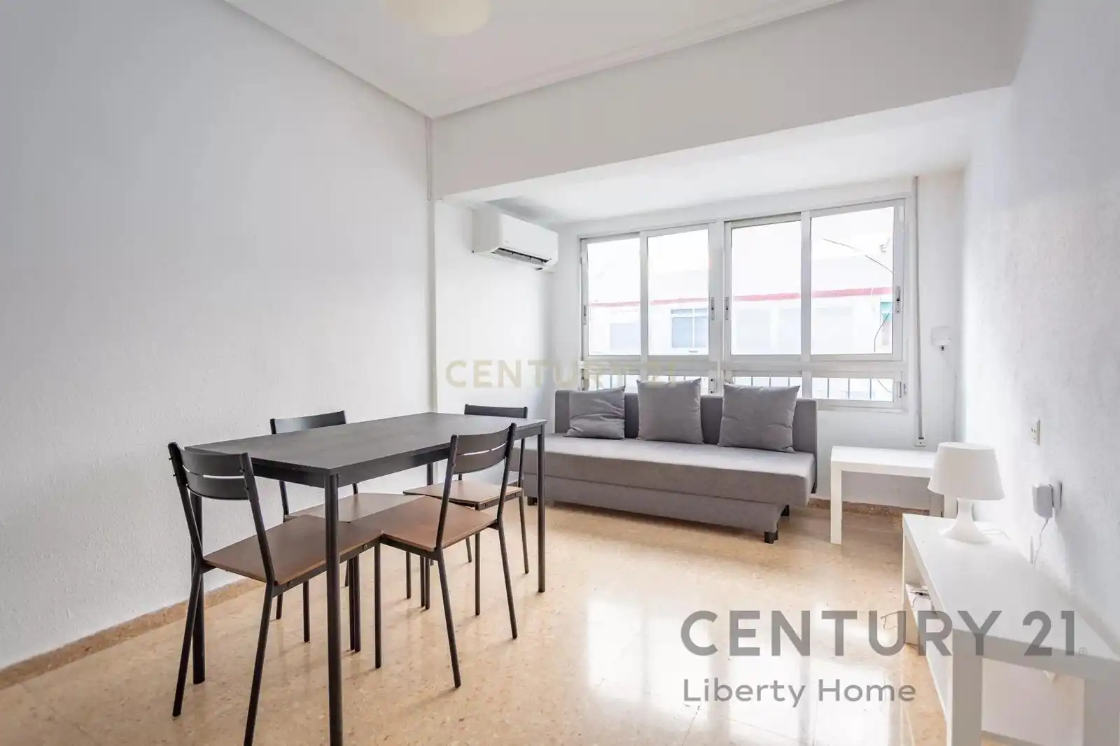 Vista exterior de Apartamento de alquiler en Valencia