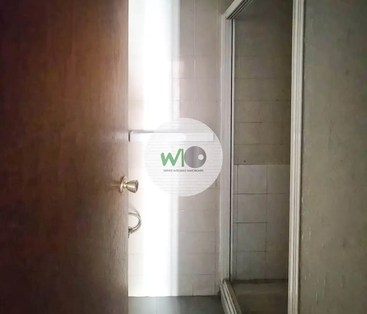 Baño de Piso en venta en Girona con Terraza y Balcón