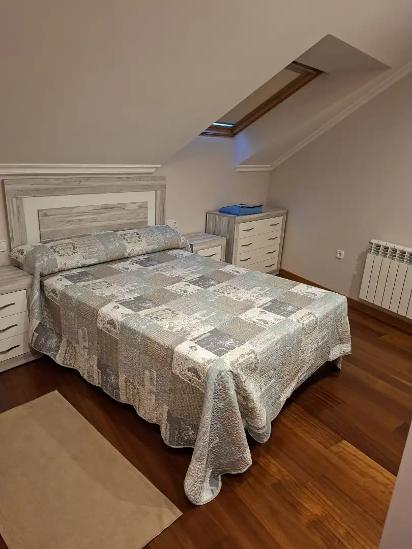 Bedroom of Attic for rent in Pontevedra Capital   with Heating, Parquet flooring and Terrace