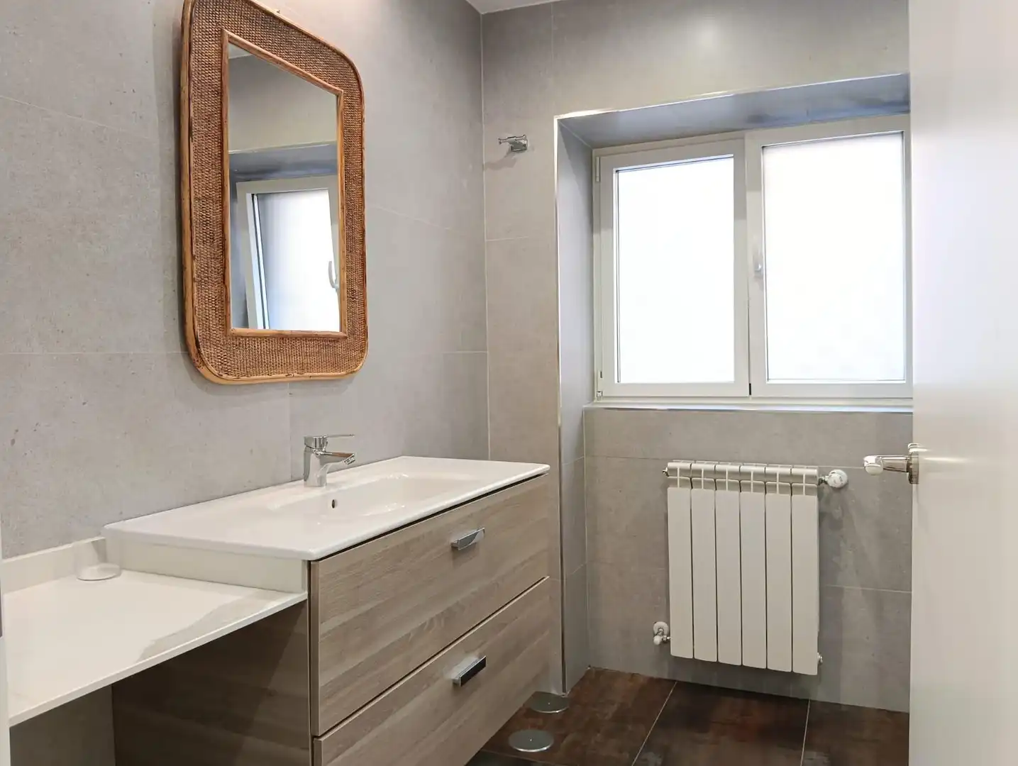 Bathroom of Flat for sale in San Lorenzo de El Escorial  with Air Conditioner and Heating