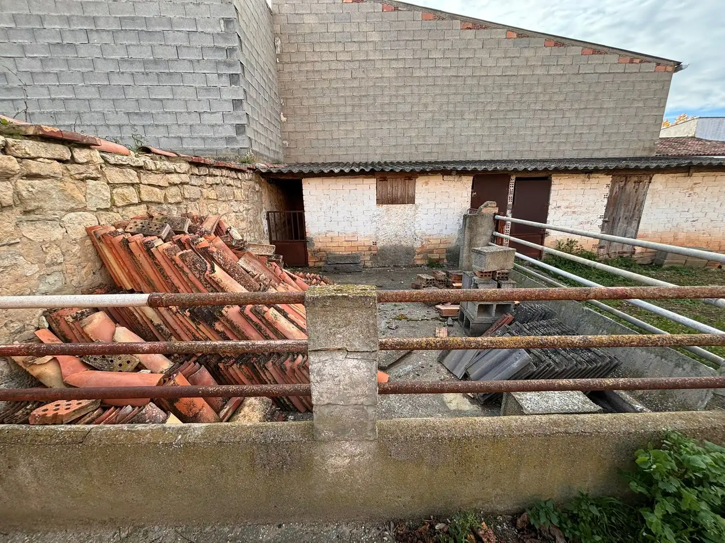 Exterior view of Country homes for sale in Sariñena