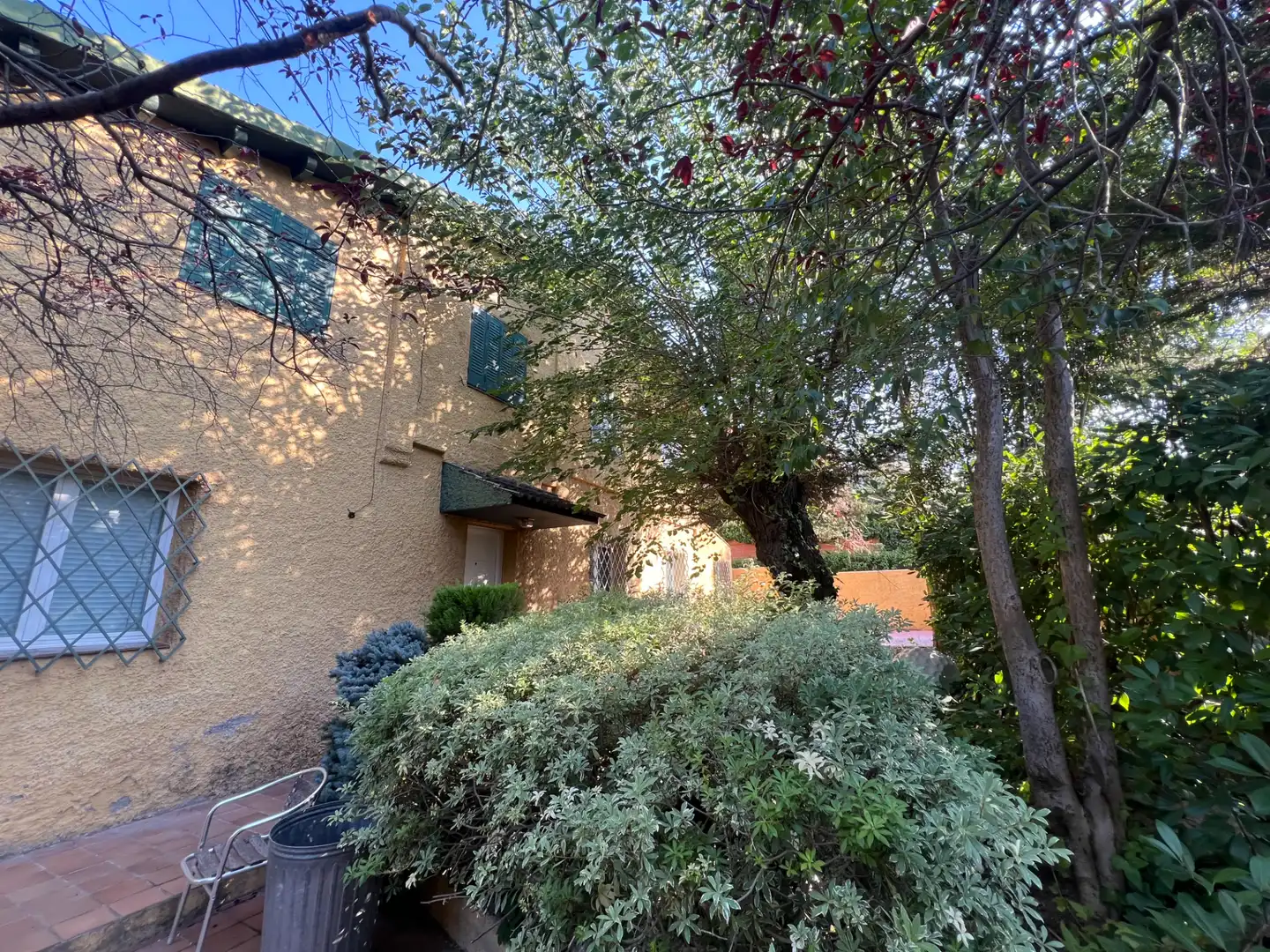 Vista exterior de Casa o xalet per a compartir en Madrid amb Aire condicionat, Calefacció i Jardí privat