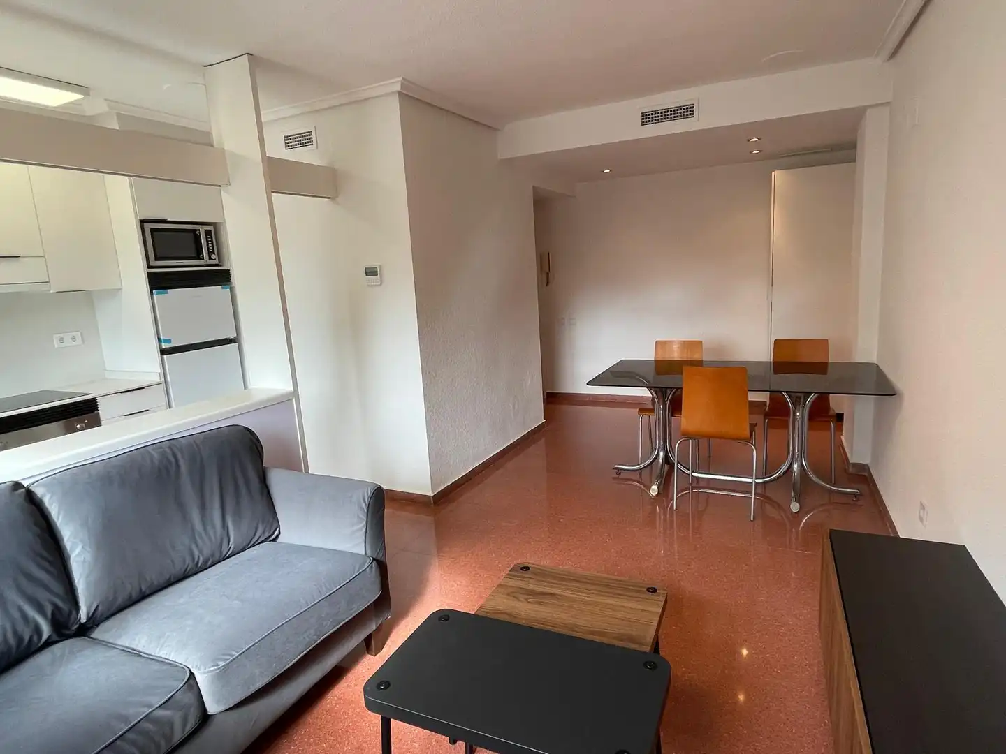 Sala de estar de Apartamento de alquiler en  Zaragoza Capital con Calefacción, Horno y Lavadora