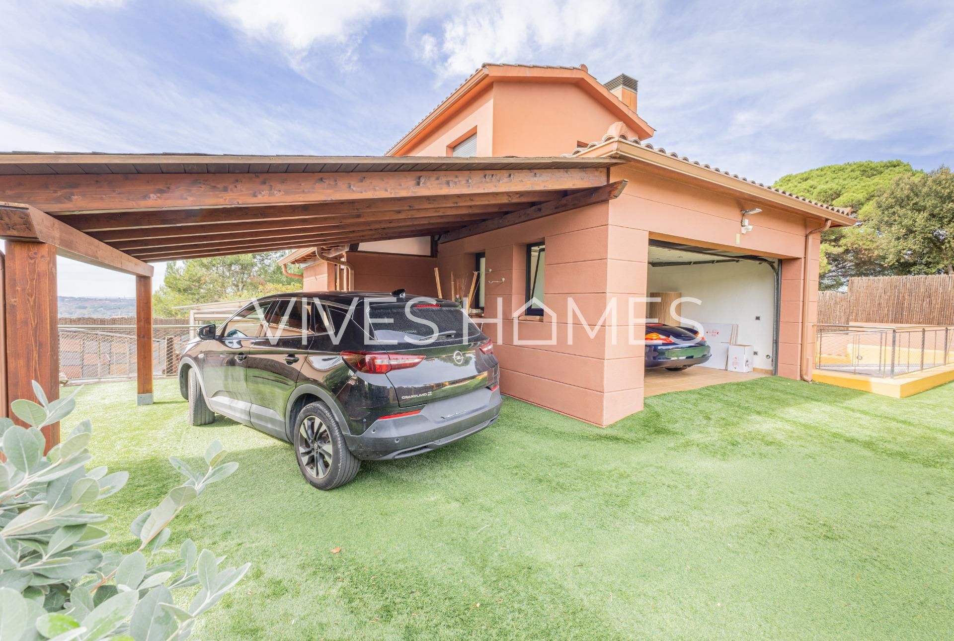 Exterior view of House or chalet for sale in La Roca del Vallès  with Air Conditioner, Heating and Private garden