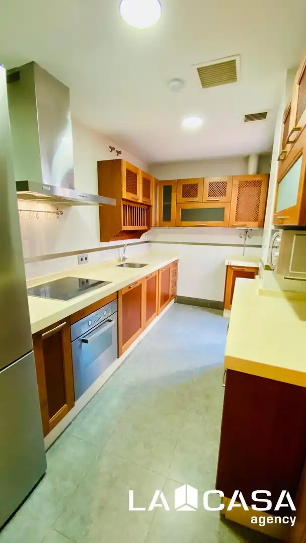 Wohnung zur Miete in Calle BOTICA, Arenal - La Pólvora