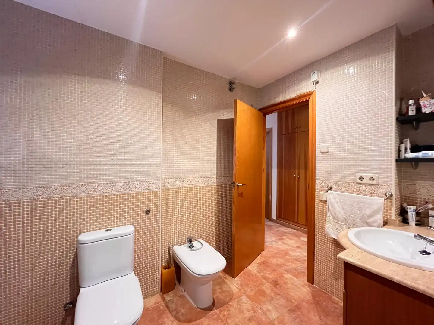 Baño de Casa o chalet en venta en Vilanova i la Geltrú con Calefacción, Terraza y Piscina