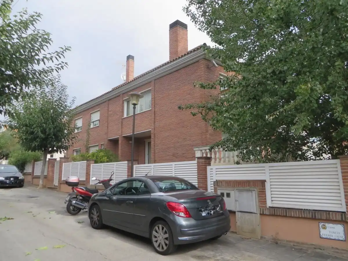 Maison jumelée avec terrasse à vendre à Carrer Tomàs Ferrer i Sust 2
