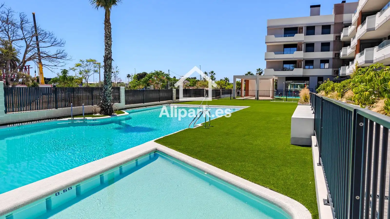 Piscina de Piso de alquiler en Sant Joan d'Alacant con Aire acondicionado, Terraza y Trastero