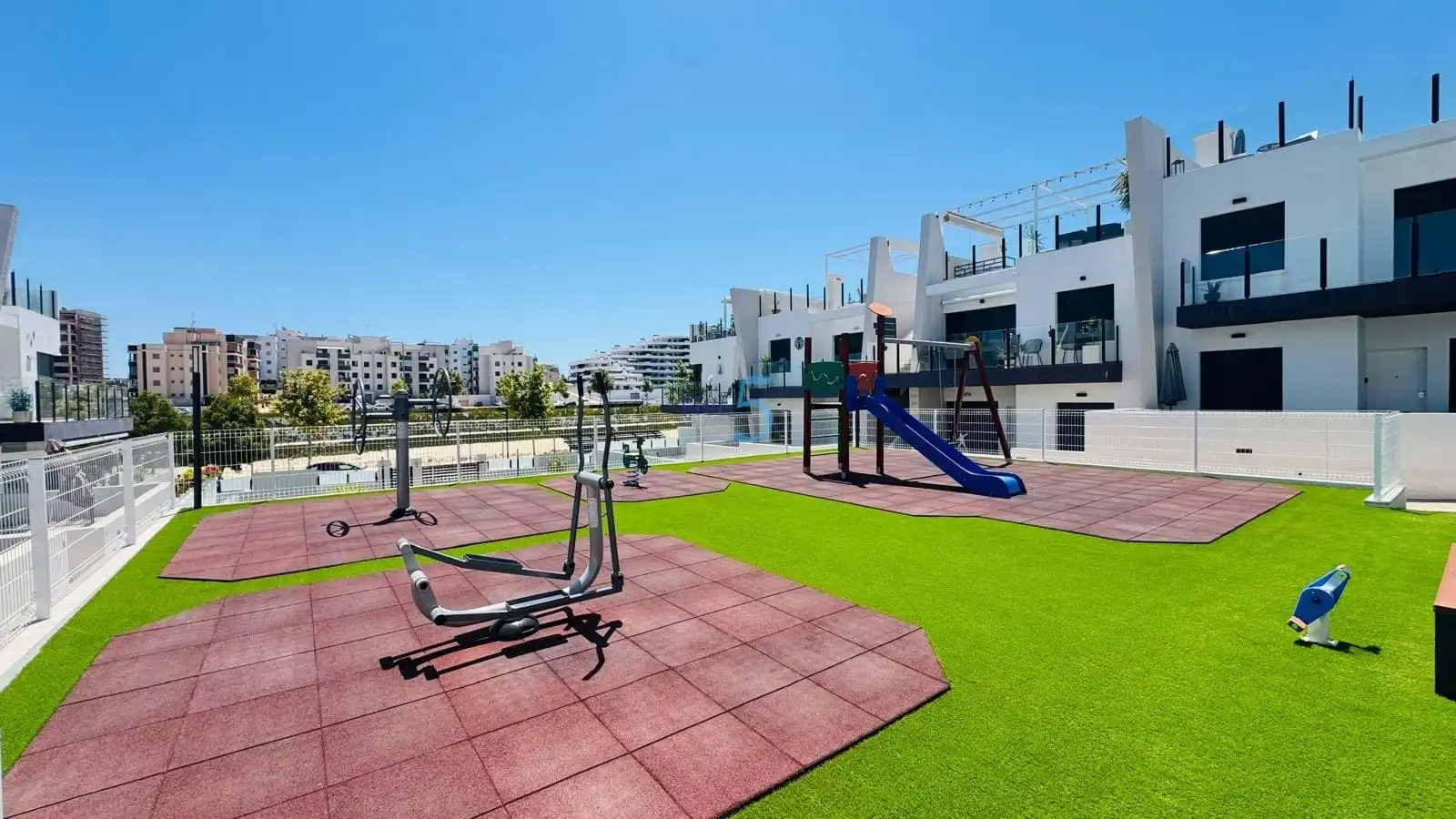 Terrasse von Wohnung zum Verkauf in Santa Pola mit Klimaanlage, Terrasse und Schwimmbad