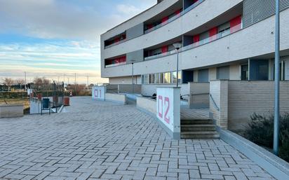 Vista exterior de Pis en venda en La Puebla de Alfindén amb Aire condicionat i Balcó