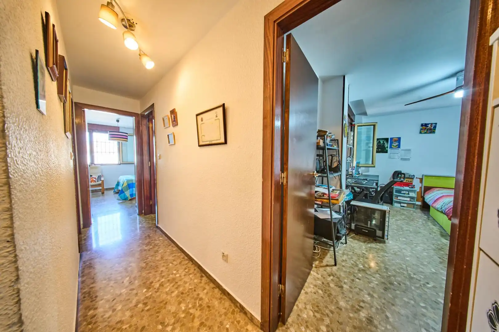 Piso en venta en Granada con Calefacción y Jardín privado