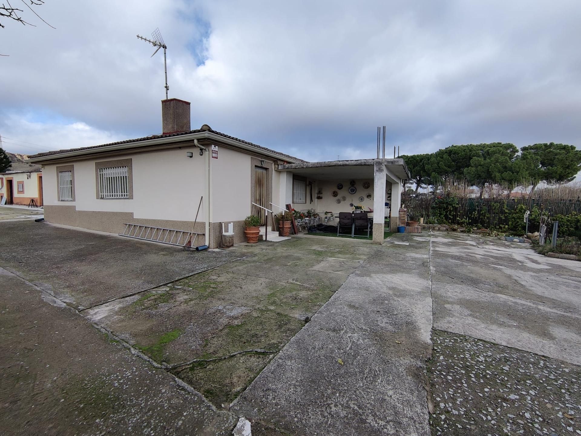 Exterior view of House or chalet for sale in El Molar (Madrid)  with Heating, Private garden and Storage room