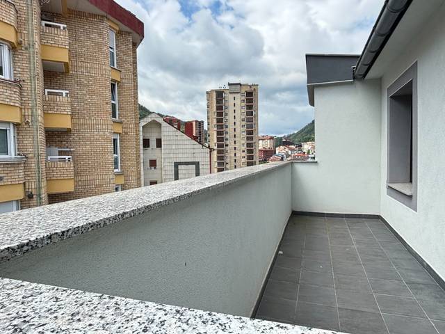 Piso en Venta en Bista Eder en Eibar