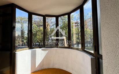 Exterior view of Flat for sale in  Barcelona Capital  with Heating, Balcony and Alarm