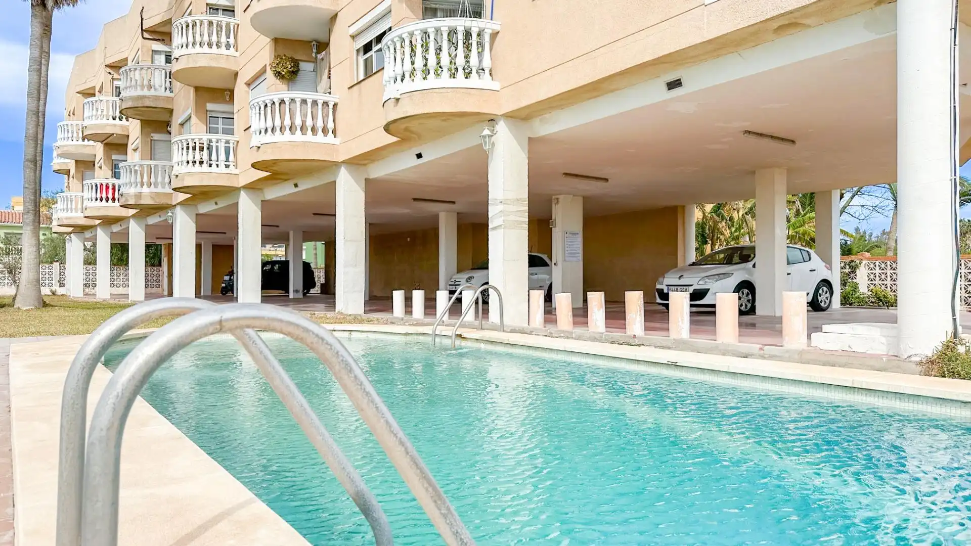 Piscina de Piso de alquiler en Málaga con Aire acondicionado, Jardín privado y Terraza