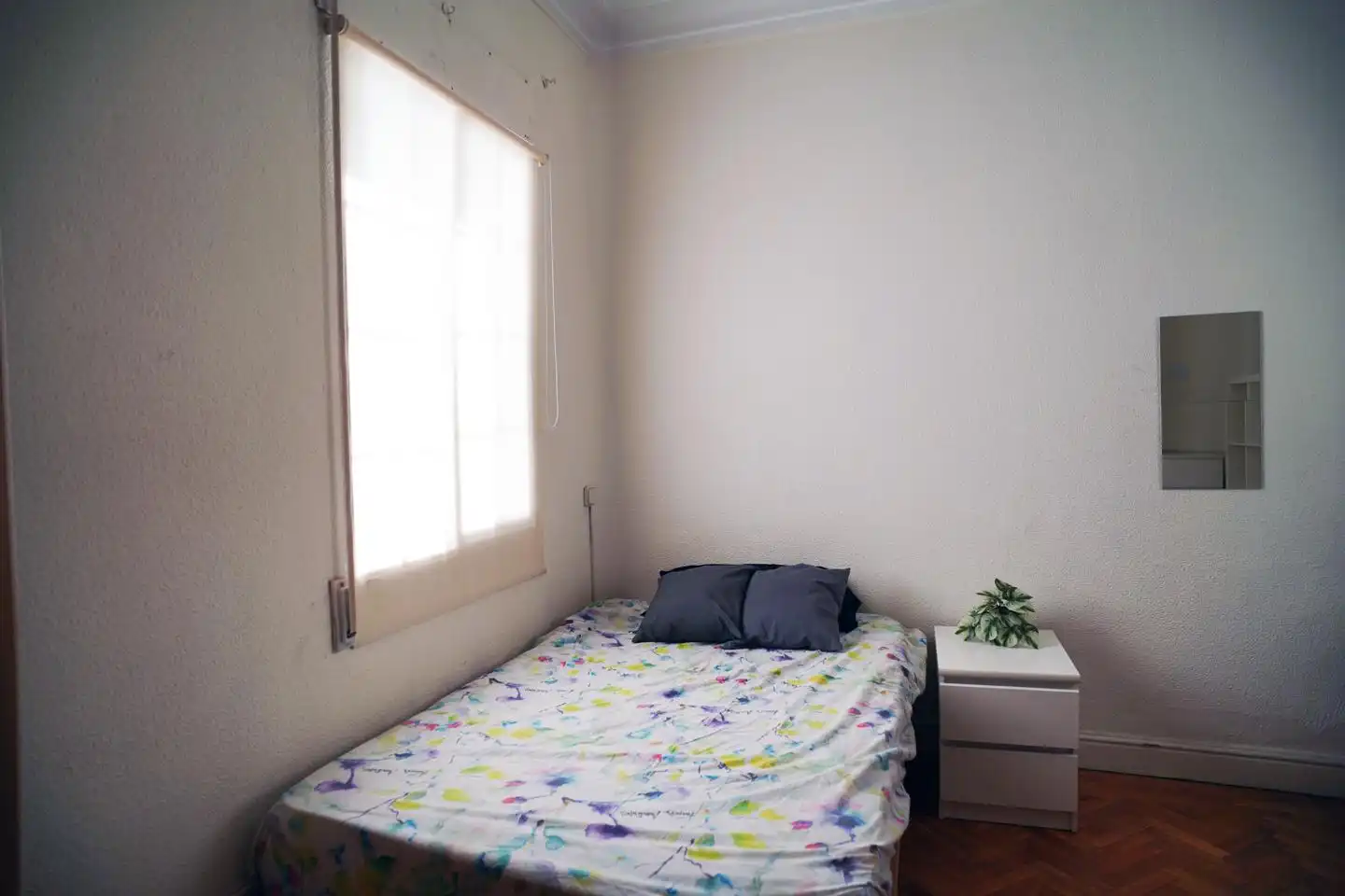 Habitación de Apartamento de alquiler en Madrid con Aire acondicionado, Calefacción y Parquet