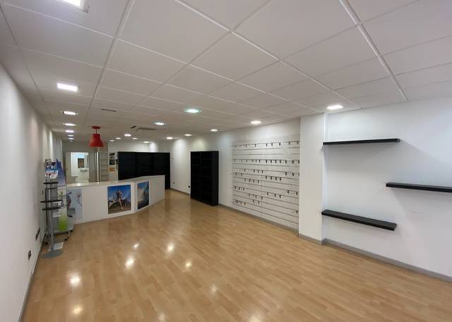 Local comercial en Alquiler en Creu de Barberà