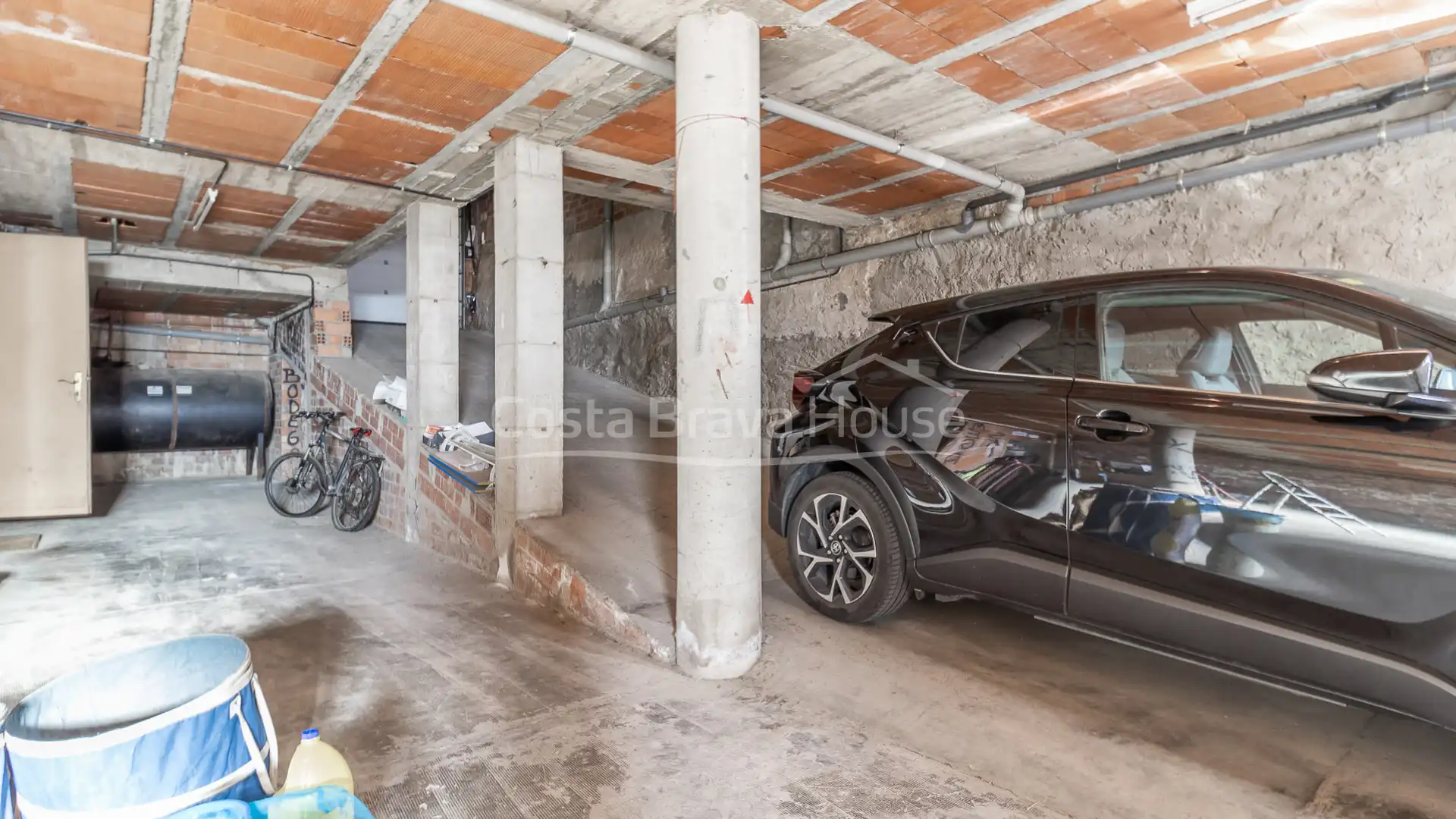 Aparcament de Casa adosada en venda en Palafrugell amb Calefacció, Jardí privat i Parquet
