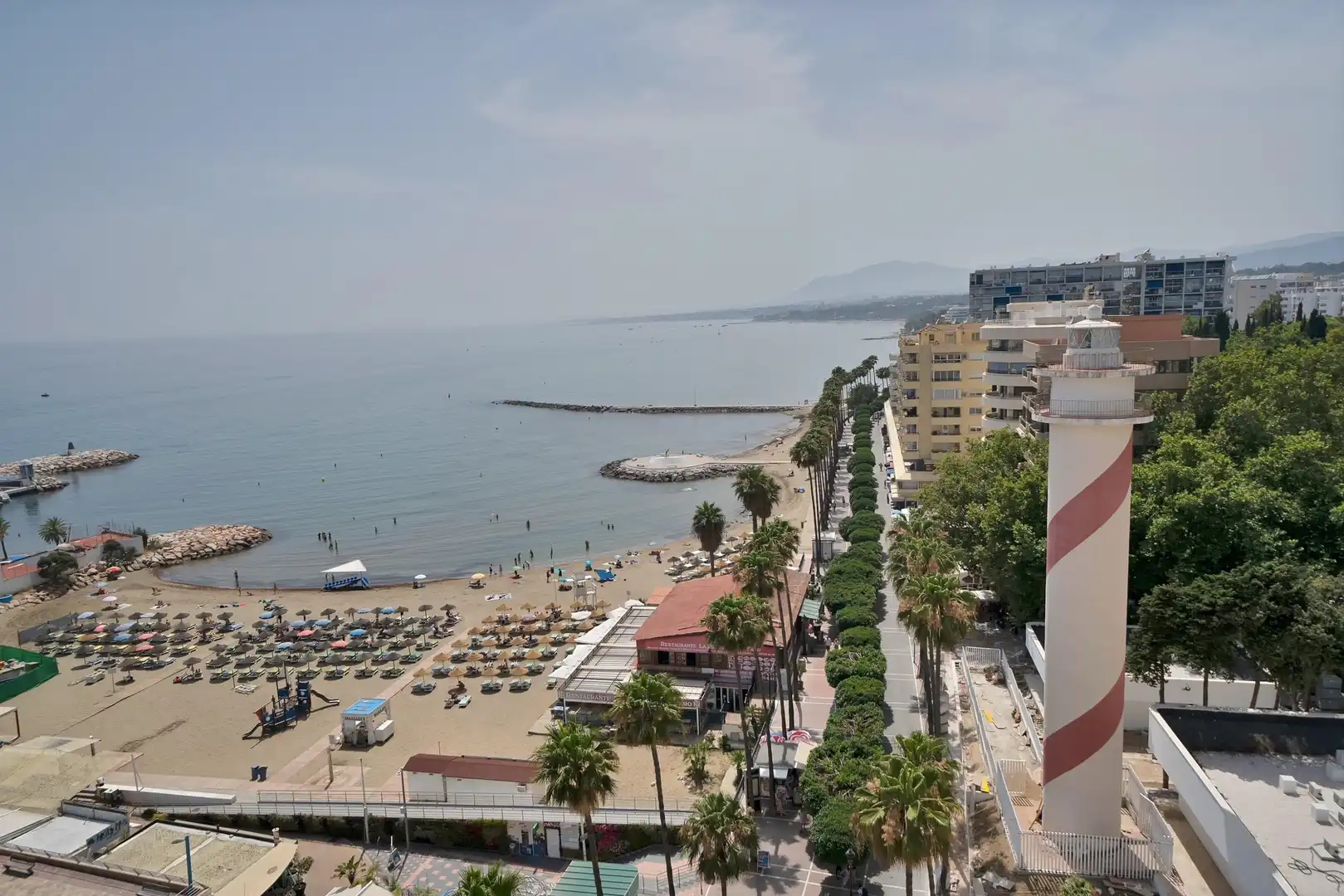 Vista exterior de Apartamento en venta en Marbella con Calefacción, Terraza y Piscina comunitaria