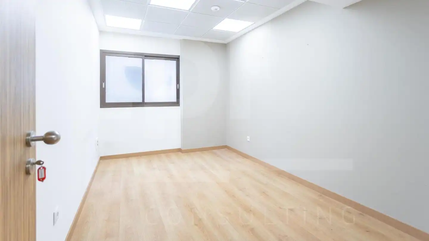 Office space with lift to rent in Del Poeta Querol, imagen 9