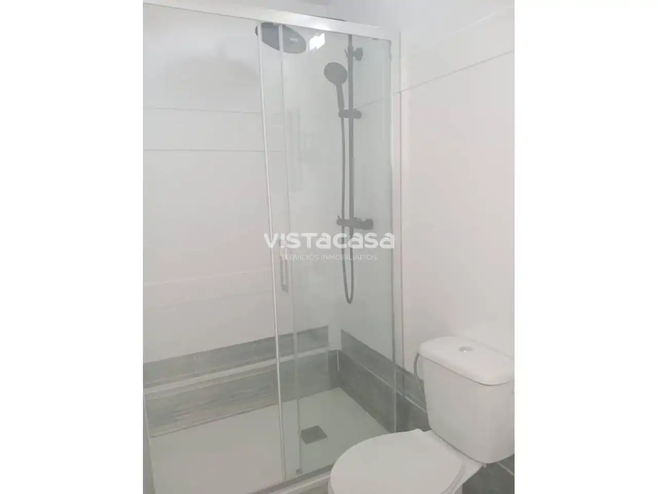 Baño de Casa o chalet de alquiler en El Viso del Alcor con Aire acondicionado, Jardín privado y Terraza