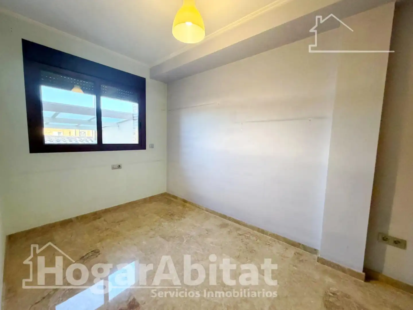 Dormitori de Casa adosada en venda en Sagunto / Sagunt amb Aire condicionat, Jardí privat i Terrassa
