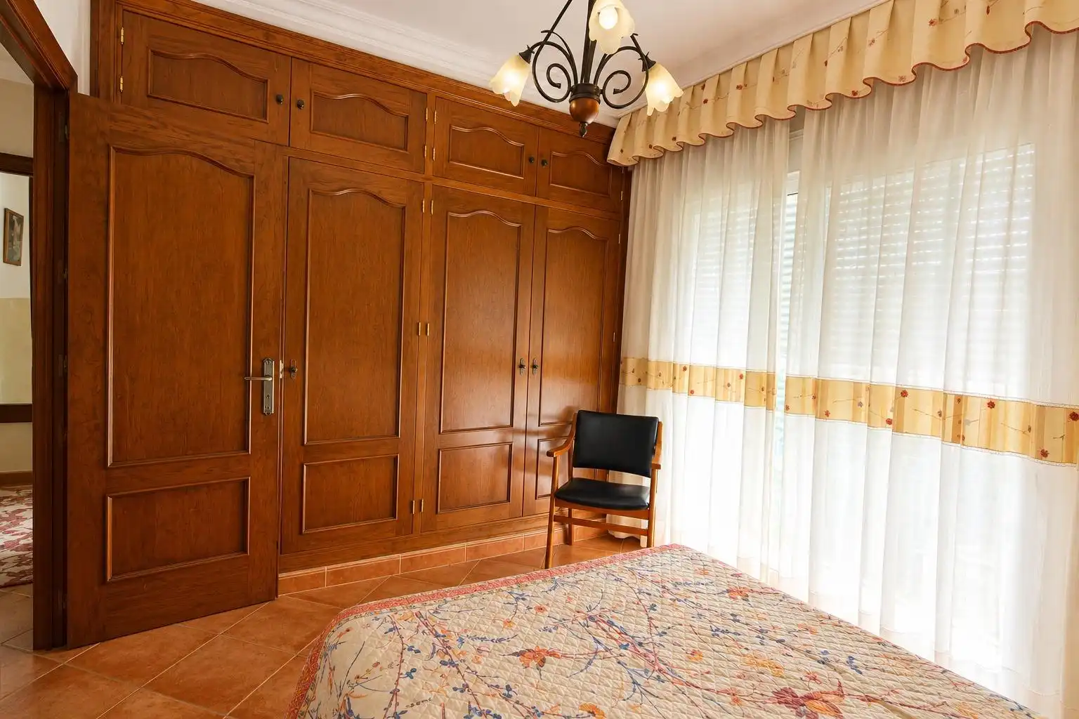 Bedroom of Houses for sale in Coín, Málaga