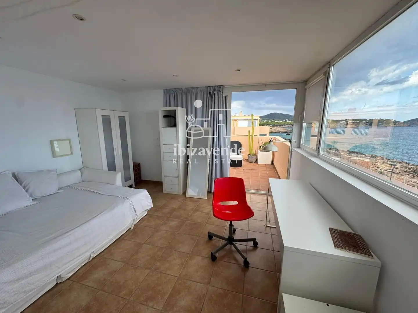 Habitación de Ático de alquiler en Santa Eulària des Riu con Terraza, Piscina y Amueblado