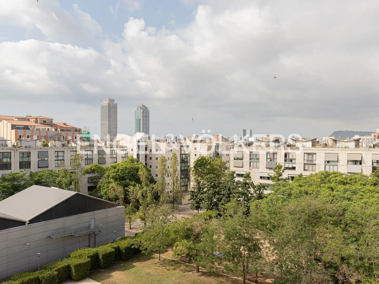Exterior view of Flat for rent in Sant Martí