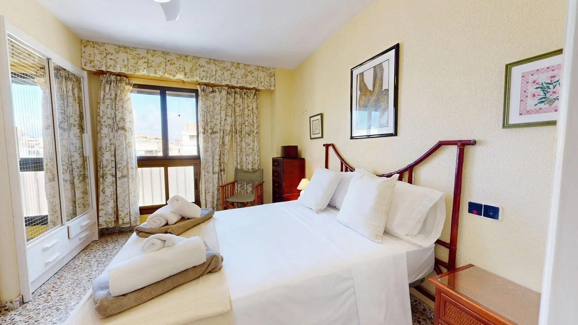Dormitori de Apartament de lloguer en Elche / Elx amb Aire condicionat, Calefacció i Jardí privat