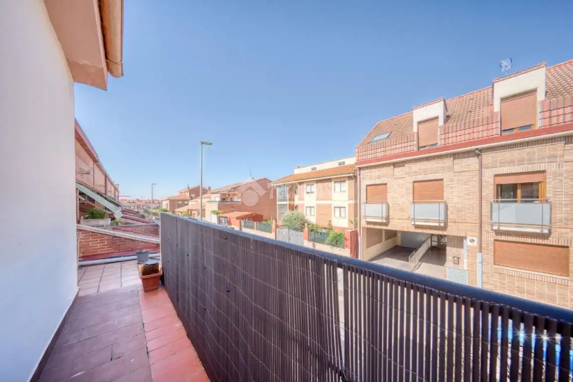 Vista exterior de Casa o xalet en venda en Arroyo de la Encomienda amb Terrassa i Traster