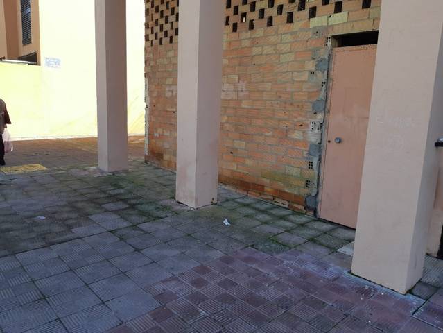 Local comercial en Venta en V Centenario - Piletas - Capuchinos