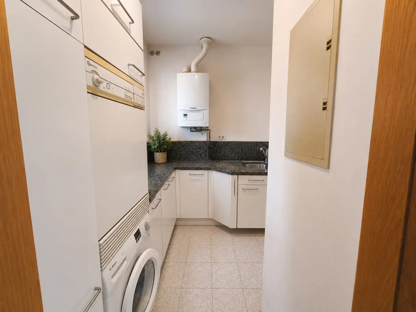 Cuina de Casa o xalet de lloguer en Girona amb Aire condicionat, Calefacció i Jardí privat