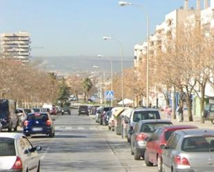 Vista exterior de Pis en venda en  Granada Capital amb Balcó