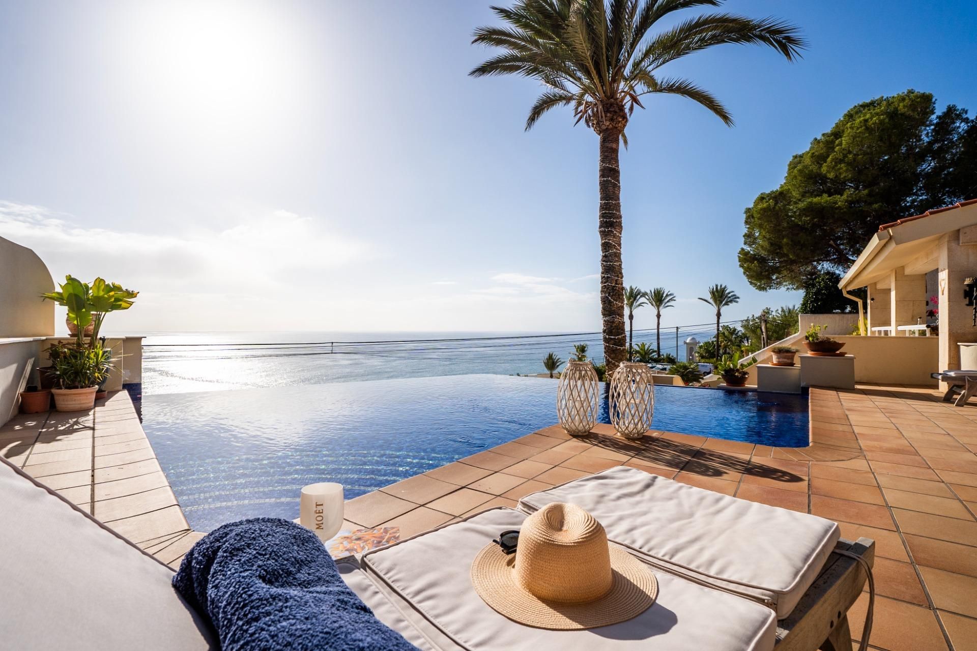 Swimming pool of House or chalet for sale in Villajoyosa / La Vila Joiosa  with Air Conditioner, Private garden and Terrace