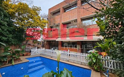 Vista exterior de Casa adosada en venda en Sant Cugat del Vallès amb Aire condicionat, Terrassa i Piscina