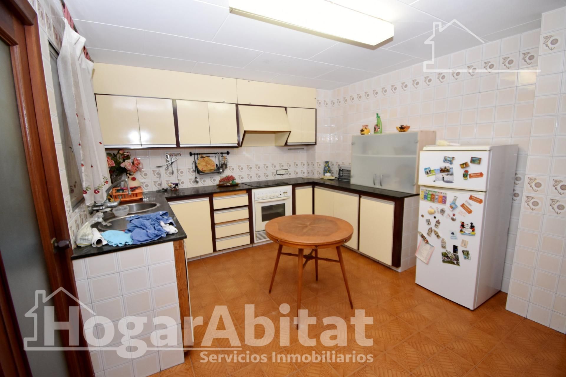 Kitchen of Flat for sale in Carcaixent  with Air Conditioner, Terrace and Storage room