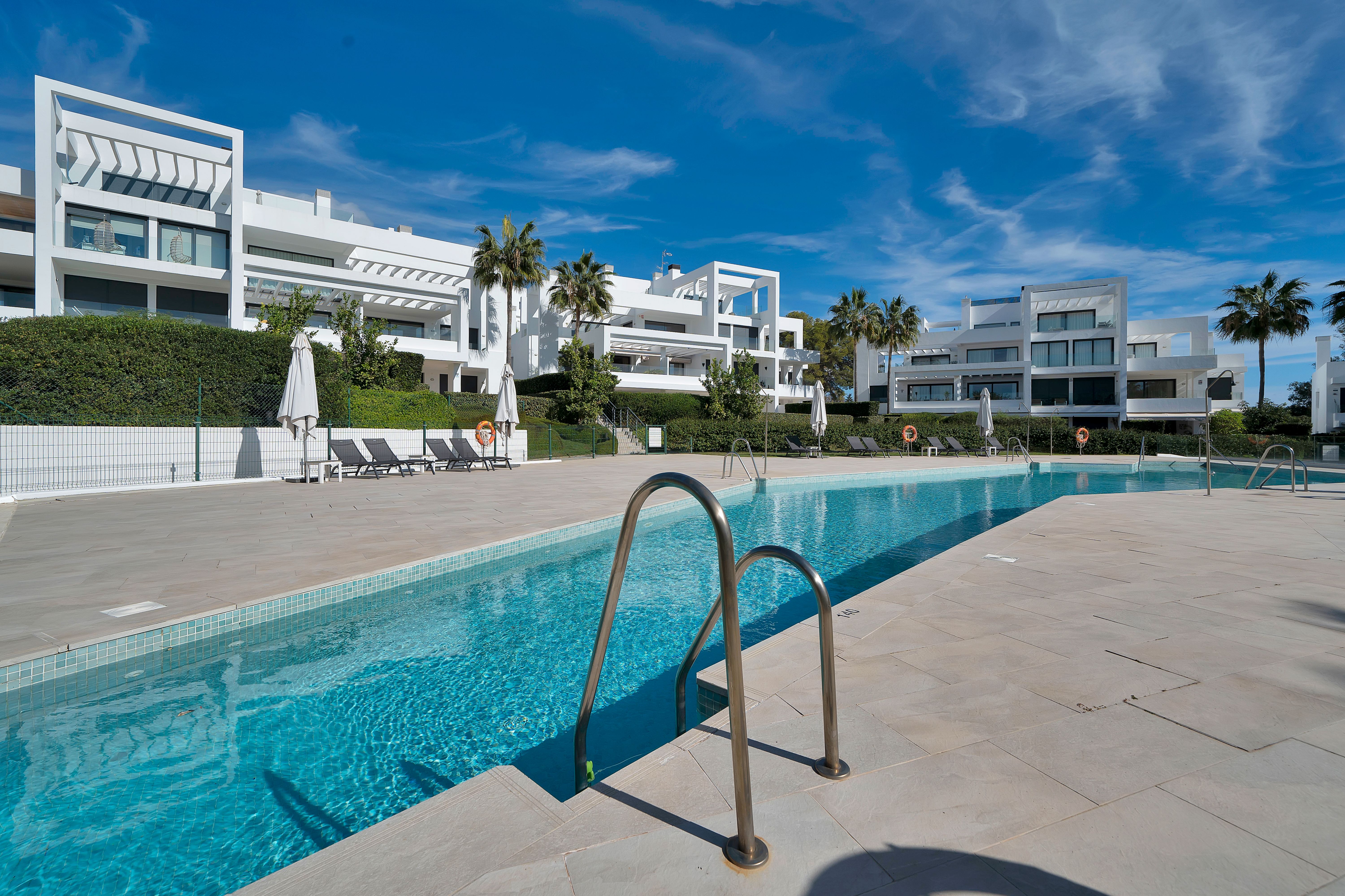 Exterior view of Apartment for sale in Estepona  with Air Conditioner, Heating and Private garden